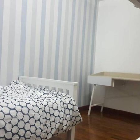 3Rooms 10Pax Mc 5 Star Hotel Sofa&Bed Mrt Mcd Axiata سيري كيمبانغان المظهر الخارجي الصورة