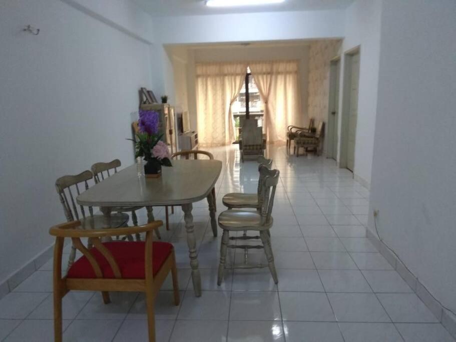 3Rooms 10Pax Mc 5 Star Hotel Sofa&Bed Mrt Mcd Axiata سيري كيمبانغان المظهر الخارجي الصورة