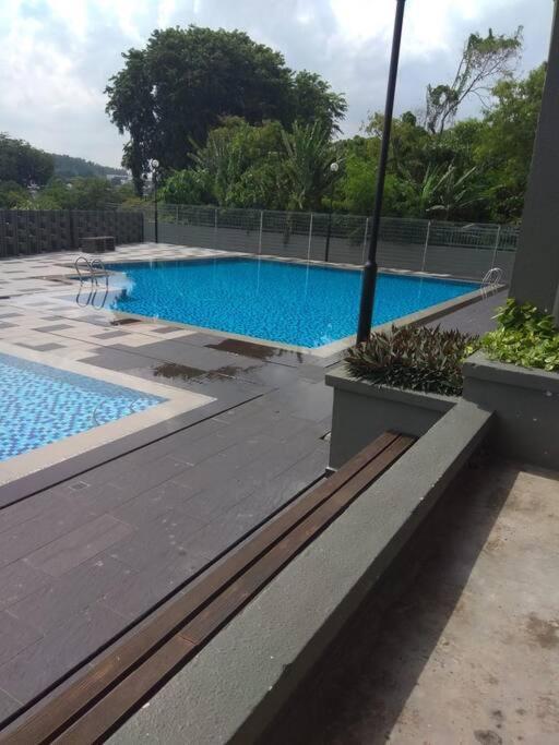 3Rooms 10Pax Mc 5 Star Hotel Sofa&Bed Mrt Mcd Axiata سيري كيمبانغان المظهر الخارجي الصورة